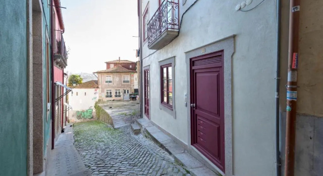 Lovelystay - Vitoria Viewpoint 1br Flat, Забронировать Отель Порту Регион Порту, рядом с Канатная дорога Гайя