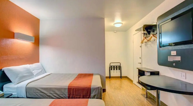 Четырёхместный номер Standard Motel 6-Murfreesboro, TN