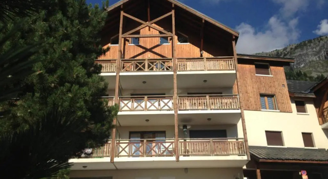 Апартаменты Les Ecureuils Squirrel Lodge