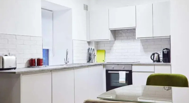 Четырёхместные апартаменты Hotel Isaacs Cork City