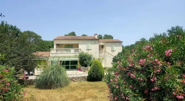 La Bastide de lIssole, Забронировать Отель Бес-сюр-Исоль Green Provence