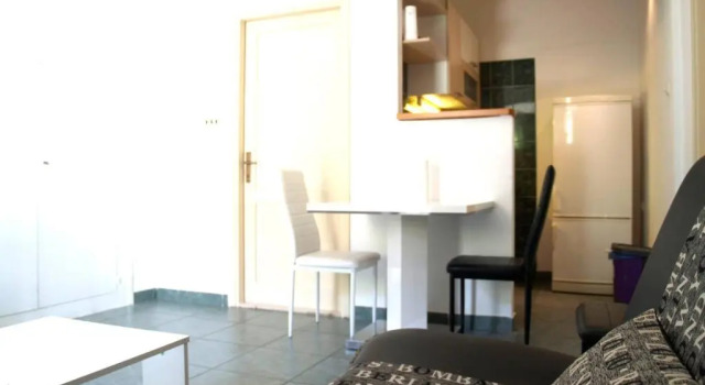 Апартаменты Step Away From The Beach 1-bedroom Apartment Lolov