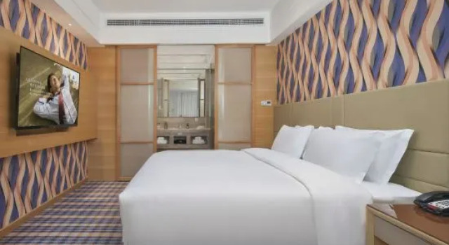 Executive Suite Grandskylight Hotel