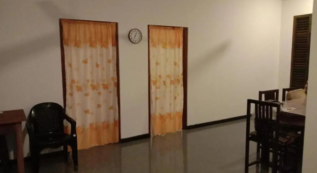Green rest house, Забронировать Отель Хиккадува Округ Галле