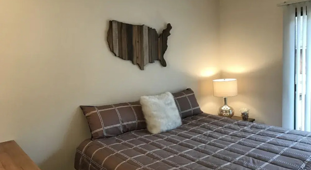 Norfork Lake Ozark Mountain Lodge, Book Hotel Hoteller i Henderson med parkering, Parkering