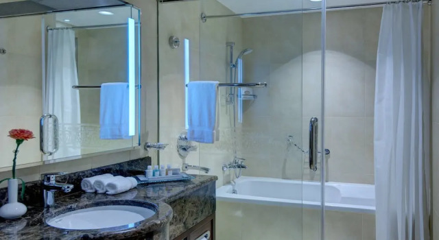 Номер Premium Crowne Plaza Madinah by IHG