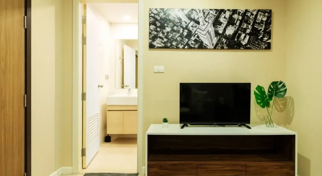 Near BK University Quiet Condo in Rama4 bkb136