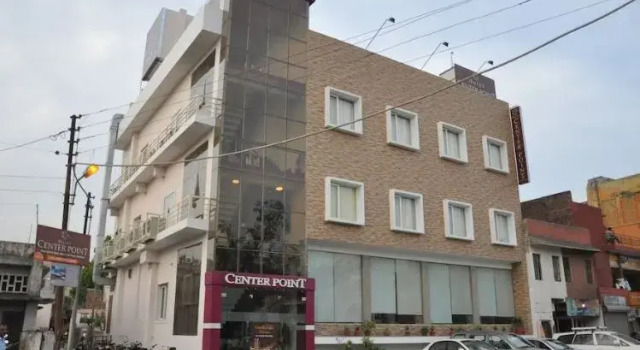 Hotel Center Point, Rezervovat Hotel Prem Nagar Uttarakhand