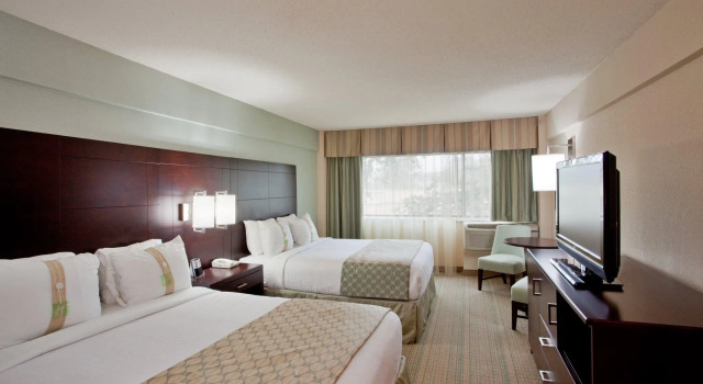 Четырёхместный номер Standard Holiday Inn Virginia Beach - Norfolk by IHG