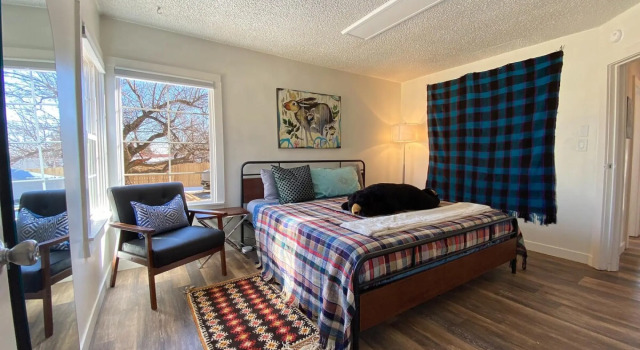 Colorful BIG Bear Home 5br 2ba-Epic Art!, Buchen Sie Hotel Blanding Monument Valley