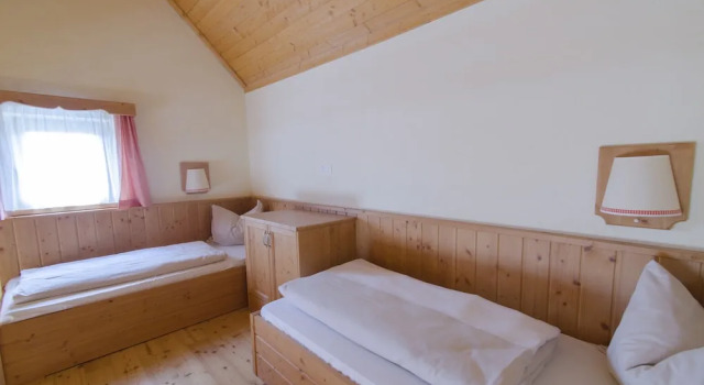 Четырёхместный номер Comfort с балконом JUFA Hotel Tieschen