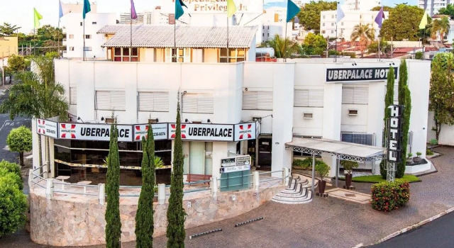 Uberpalace Hotel