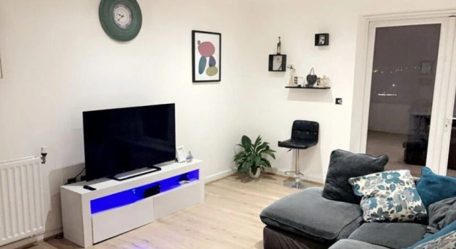 Immaculate 3-bed Apartment in Barking