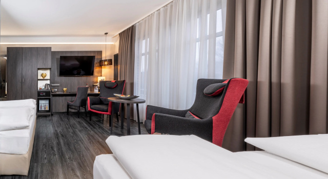 Четырёхместный номер Standard PLAZA Premium Parkhotel Norderstedt