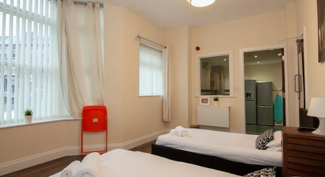 Casa Fresa - Franks Serviced Accommodation, Забронировать Отель Отели Ливерпуля 3 звезды, 3*
