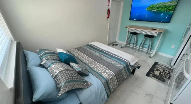 Апартаменты Zin Cozy Studio - 5 min to Beach