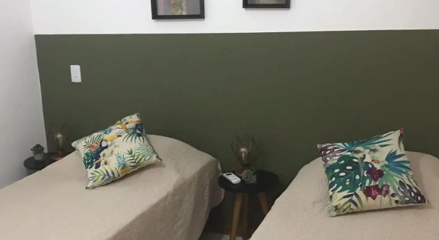 Pitaya Beach House - Charming Village By the Sea, Забронировать Отель Flamengo Сальвадор, рядом с Пляж Flamengo