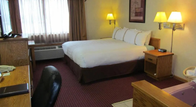 Люкс Fireside Inn and Suites