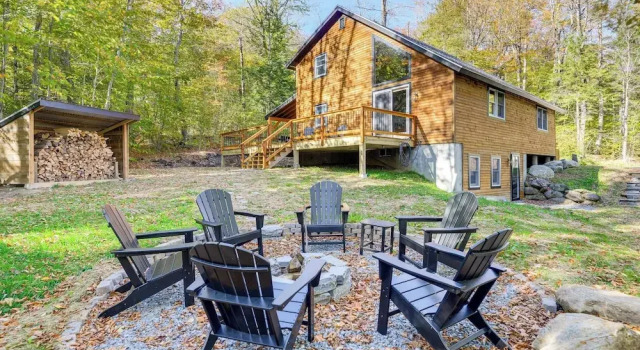 Коттедж Fishing Pond + Pool! Resort Retreat in Wilmington