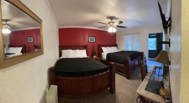 Четырёхместный номер Standard Sierra Woods Lodge