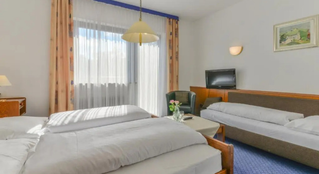 Трёхместный номер Standard с видом на сад Hotel Zur Mühle