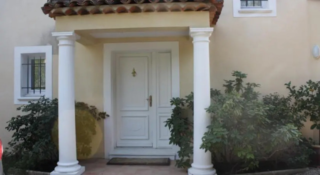Villa LOrcivale, Забронировать Вилла Виллы Мужен, Вилла