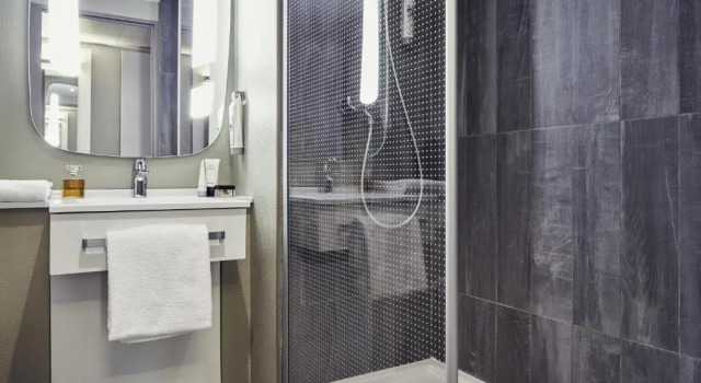 Трёхместный номер Standard ibis Toulon La Valette
