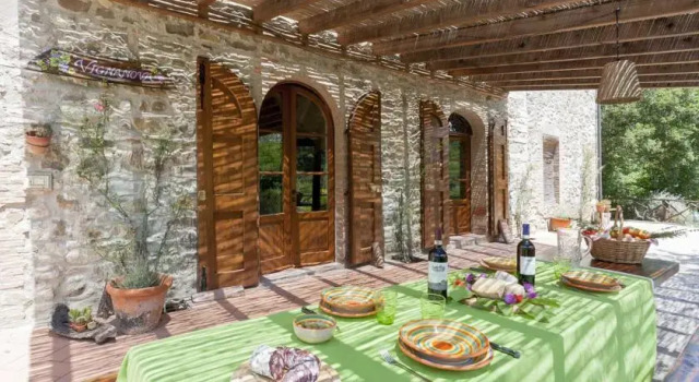 Fattoria Vignanova, Réserver Auberge Gerfalco Toscane
