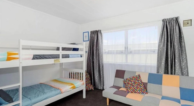 Семейный коттедж с 3 комнатами с видом на сад my pad' house  papamoa  Bay of plenty