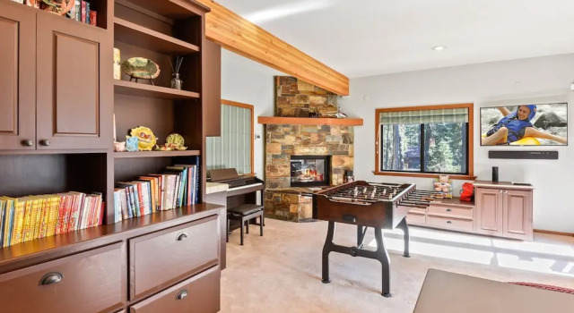 New Listing! Sugar Bear Lodge W/ Hot Tub 4 Bedroom Home, Забронировать Дом для отпуска Тахо-Сити Норт-Лейк-Тахо
