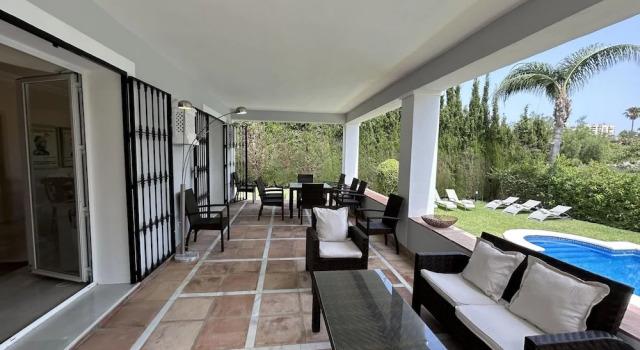 Villa Maisa Marbella by Málaga Planners, Забронировать Вилла Отели Марбелья 3 звезды, рядом с Королевский гольф-клуб Las Brisas, 3*