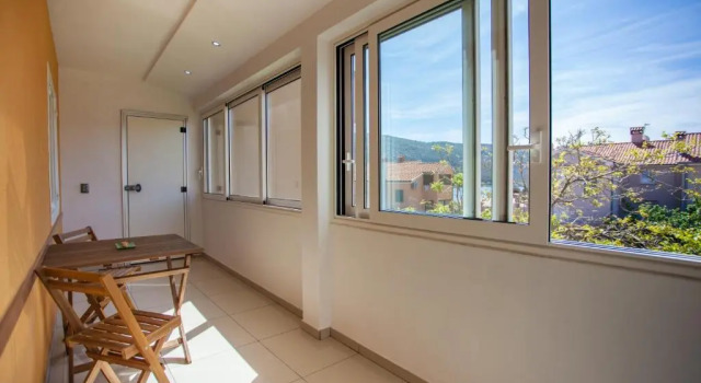 Apartman Petra, Prenota Appartamento Hotel a Isole Quarnerine con parcheggio, Parcheggio