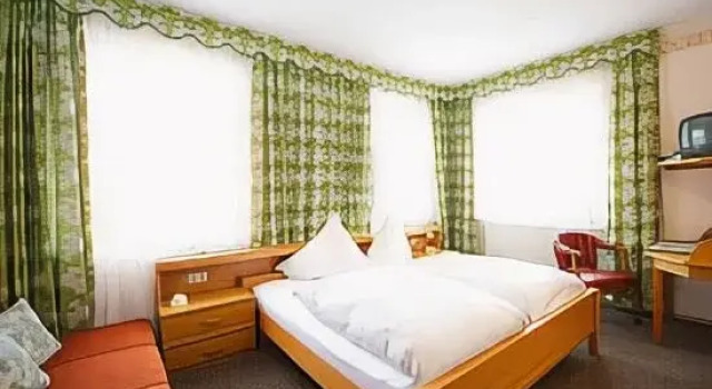 Gruener Baum Landgasthaus, Reserva ahora Hotel Unterschneidheim Baden-Wurtemberg