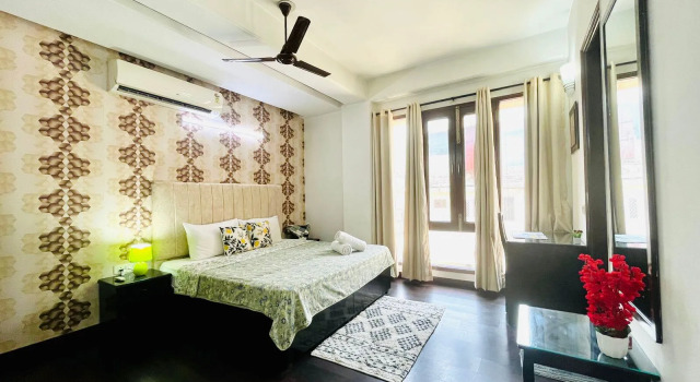 BluO Classic Studio - Green Park Hauz Khas Village, Забронировать Отель Отели Нью-Дели 4 звезды, рядом с Конференц-зал Сири-форт, 4*