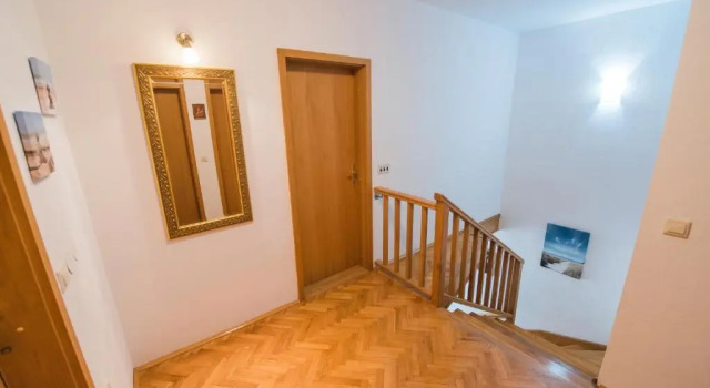 Villa Mandic