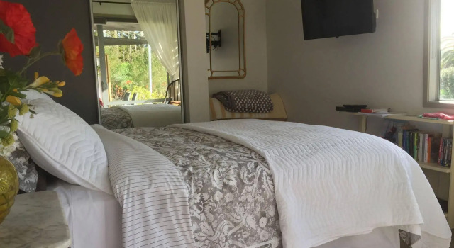 Apple B&B, Rezerwuj Bed and Breakfast Hotele w Auckland Region z parkingiem, Parking