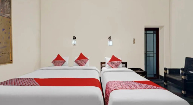 Suite OYO 90676 Oryza Hotel