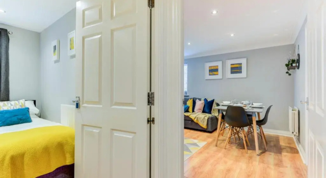 Апартаменты с 2 комнатами Comfortable ground floor flat sleeps up to 4 with private parking by Sussex Short Lets