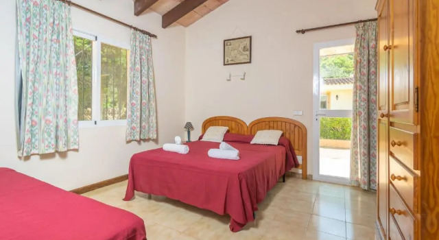 Can Capulla 6, Book Villa Campos 
