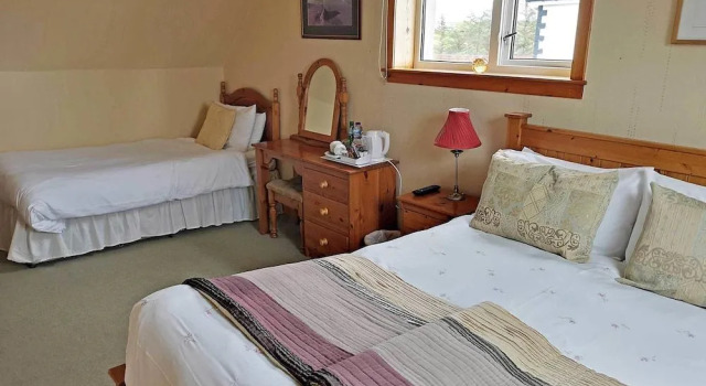 Loch Roag Guest House & Eshcol Guest House