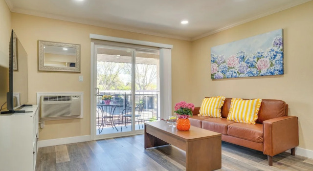 1 Block to Dtwn Pleasanton: Condo w/ Pool Access, Prenota Appartamento Pleasanton San Francisco Bay Area