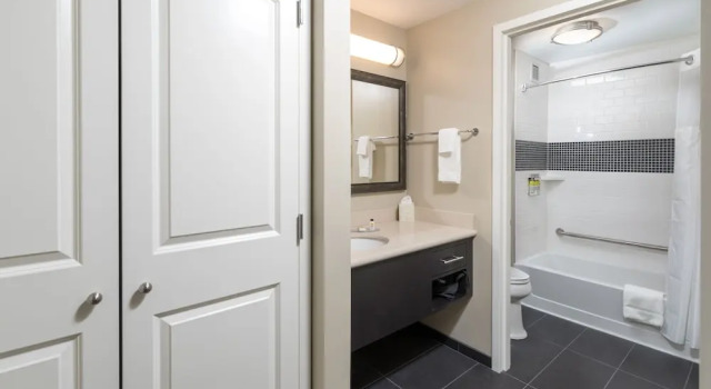 Люкс c 1 комнатой Staybridge Suites Saskatoon - University by IHG