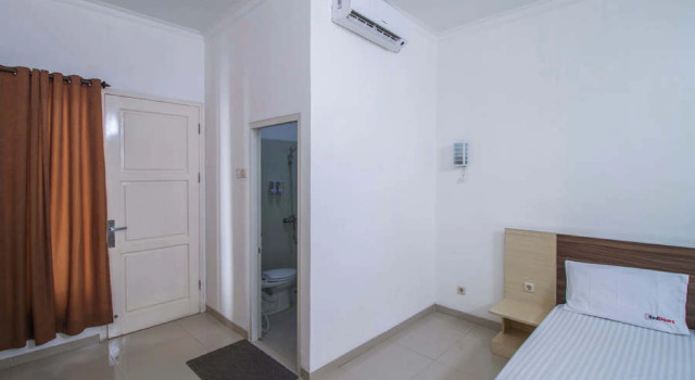 RedDoorz @ Jatiwaringin, Réserver Hôtel Hôtels 3 étoiles à Bekasi, 3*