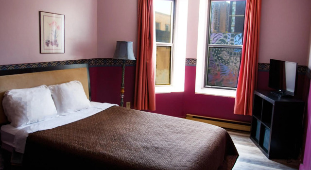 Hotel Casa Bella, Rezerwuj Hotel Hotele w Montreal z parkingiem, w pobliżu Quebecor, Parking