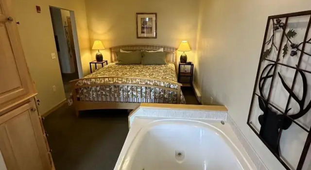 Birchwood Lodge, Rezerwuj Hotel Sister Bay Door County