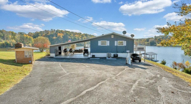Paradise Point - Lakefront Home With Private Dock!, Réserver Maison de vacances Goodview États-Unis
