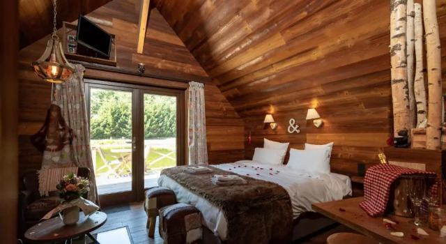 Aqualodge Hotel Insolite, Book Hotel  