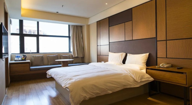 Ji Hotel Lianyungang Municipal Government, Book Hotel Hoteller i Lianyungang med parkering, Parkering