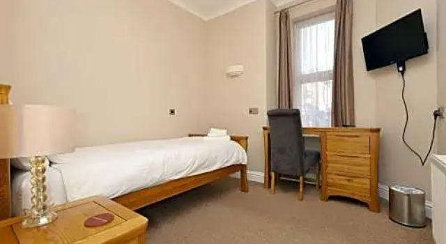 Traditional, Comfortable and Friendly Hotel, Забронировать Отель Отели Англии 5 звезд, 5*
