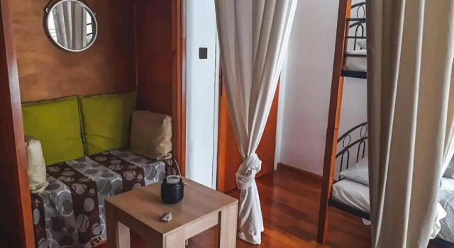 Кровать в общем номере Urban Yoga House Hostel & Retreat